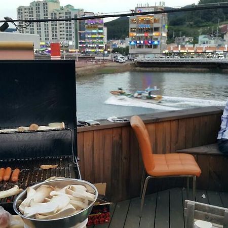 Вилла Tongyeong Camellia House Экстерьер фото