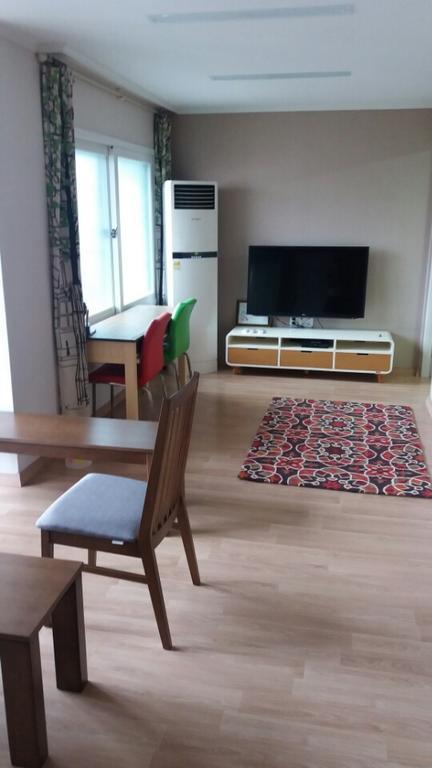 Вилла Tongyeong Camellia House Экстерьер фото